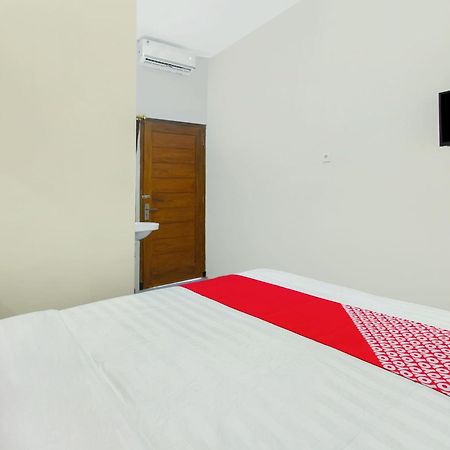 Vaccinated Staff - OYO 1718 Homestay Wak Gobenk Salakan Exterior foto